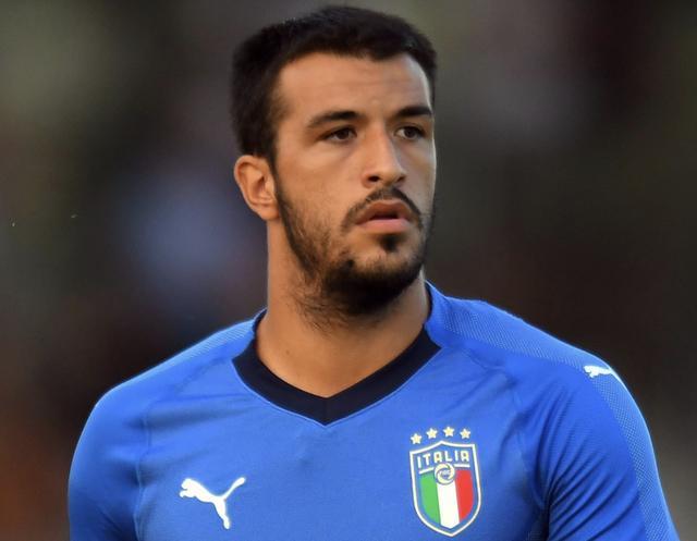 解释了他在 解释了他在