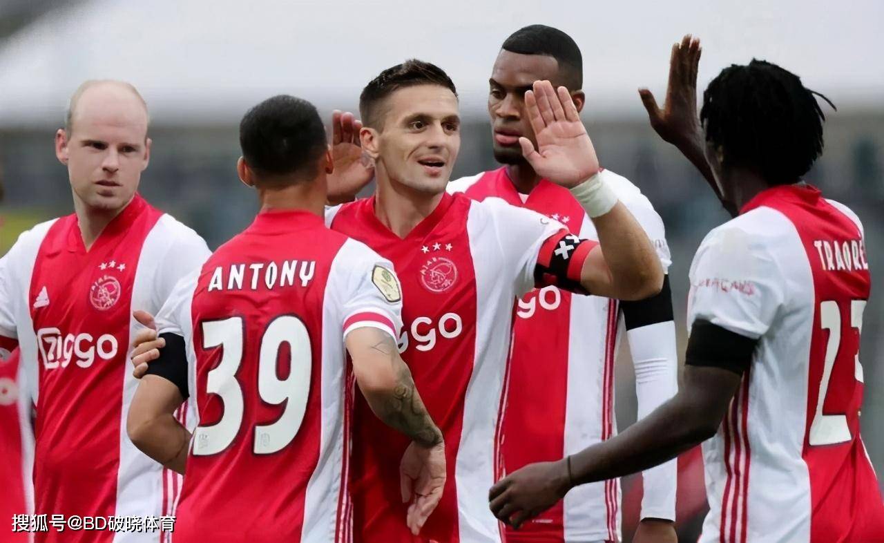 洛杉矶道奇队宣布贝兹在 2025 年总决赛中击出再见安打锁定冠军