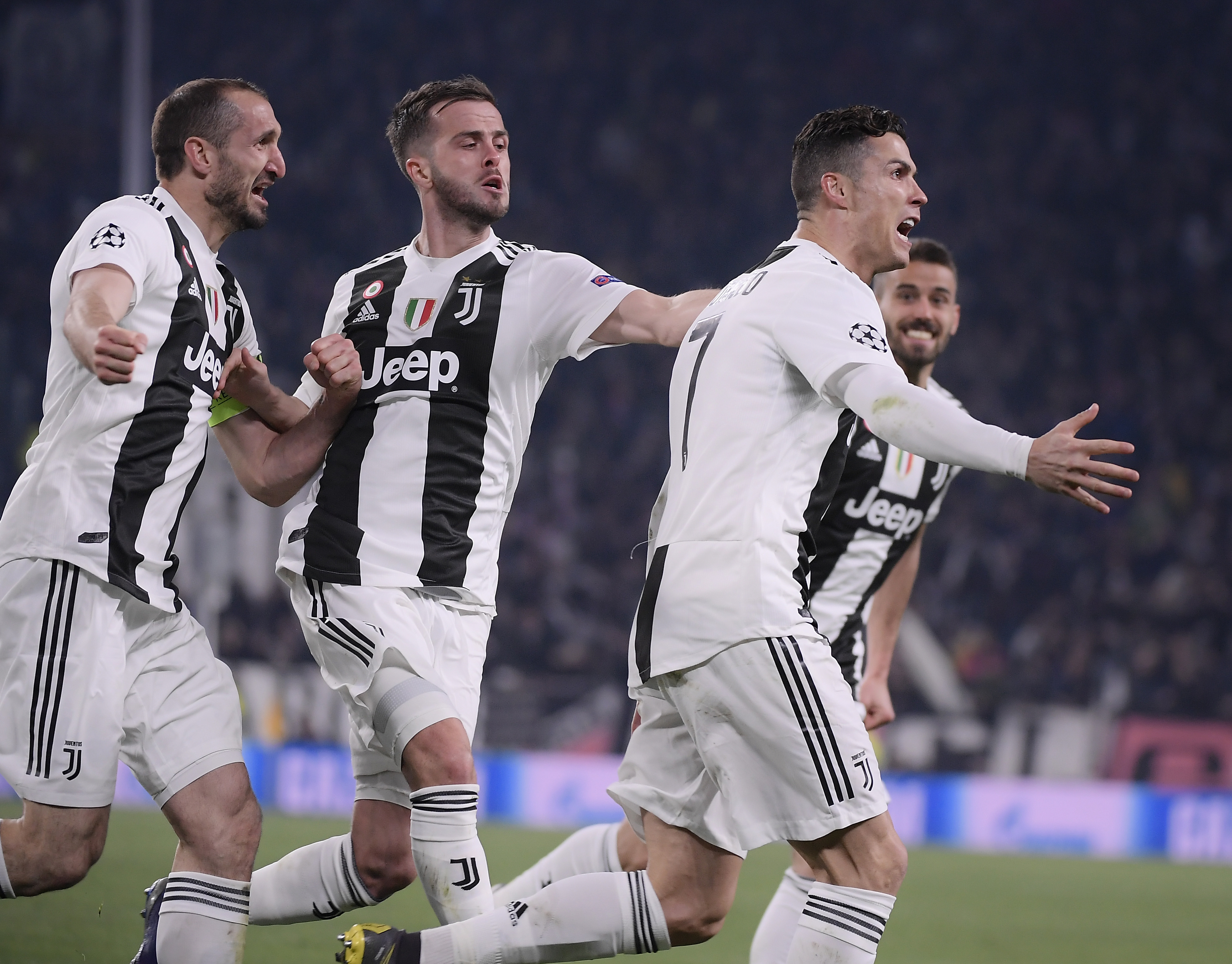 反咬一口 反咬一口